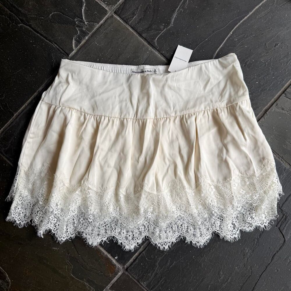 Abercrombie-fitch Women's Cream and White Skirt